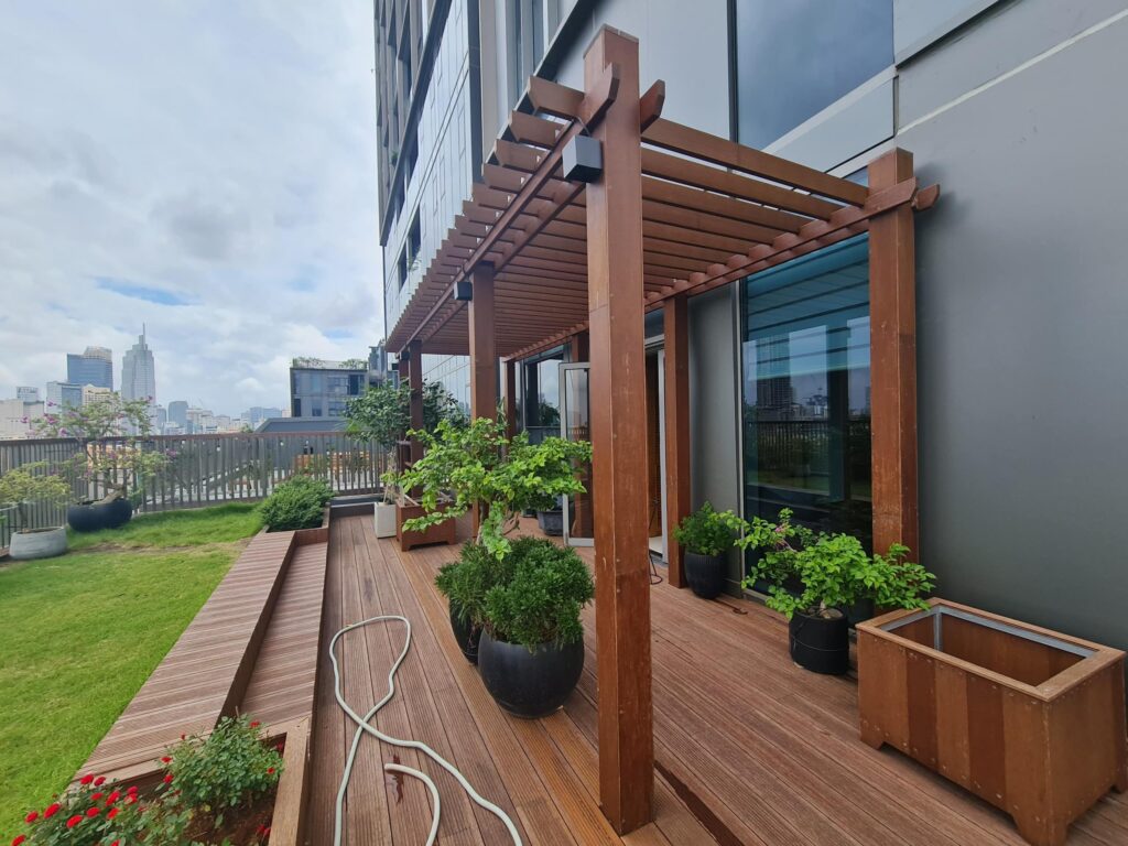 gian lam pergola tre 2 Hướng Dẫn Toàn Diện: Lắp Đặt Pergola Tre Cho Không Gian Xanh - 7 Bước Chuẩn Từ Chuyên Gia