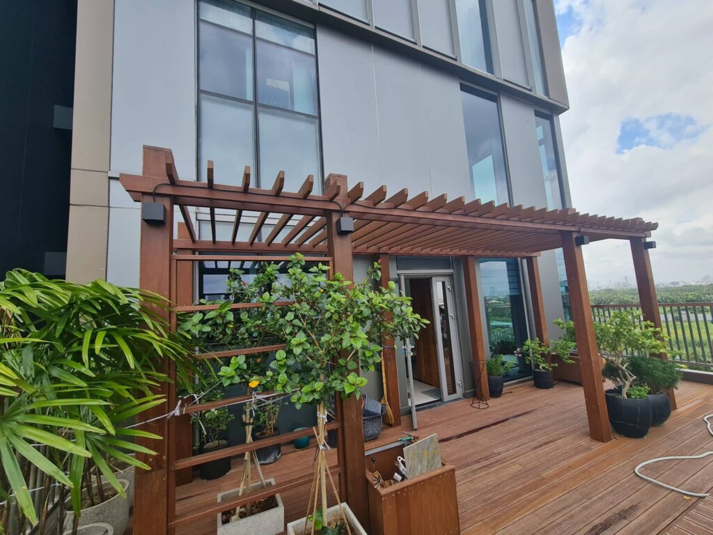 gian lam pergola tre 3 Hướng Dẫn Toàn Diện: Lắp Đặt Pergola Tre Cho Không Gian Xanh - 7 Bước Chuẩn Từ Chuyên Gia