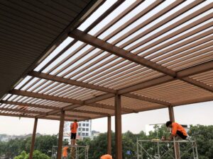 Những câu hỏi hàng đầu khi làm giàn lam che nắng pergola 1 gian lam pergola tre 4 Những câu hỏi hàng đầu khi làm giàn lam che nắng pergola