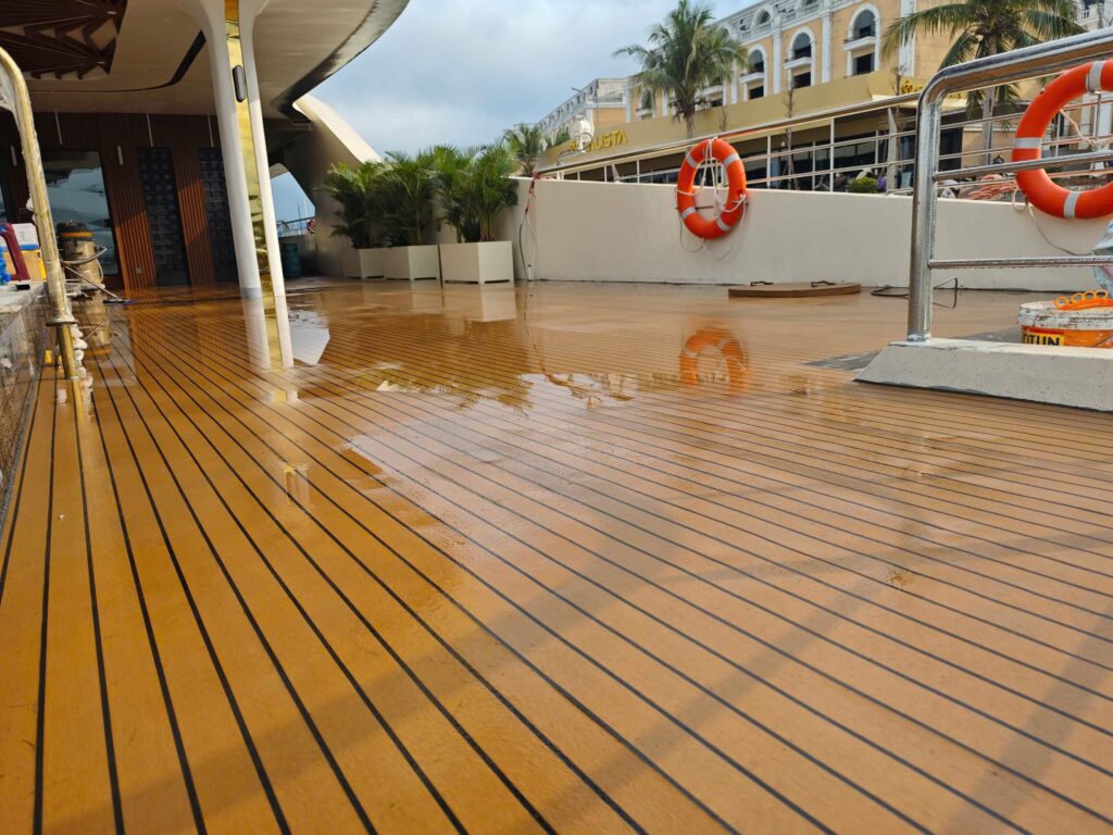 san tau calista yacht deck 15 DU THUYỀN 6 SAO CALISTA