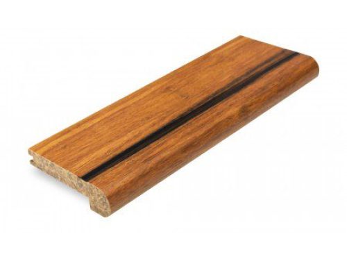mat-bac-cau-thang-tre-ky-thuat-vintage-1